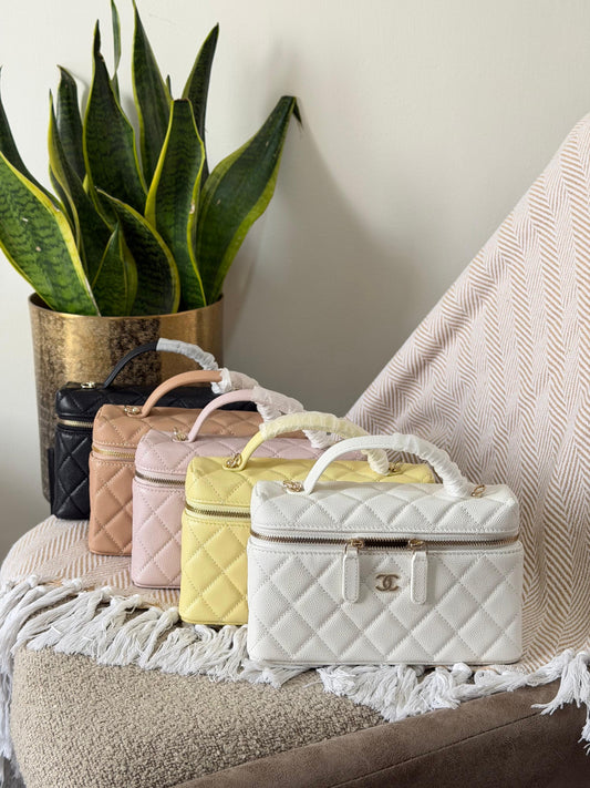Chanel vanity cases 19 CM