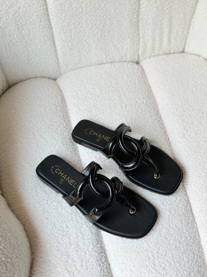 Chanel burgundy crocodile-embossed patent calfskin interlocking CC thong sandals