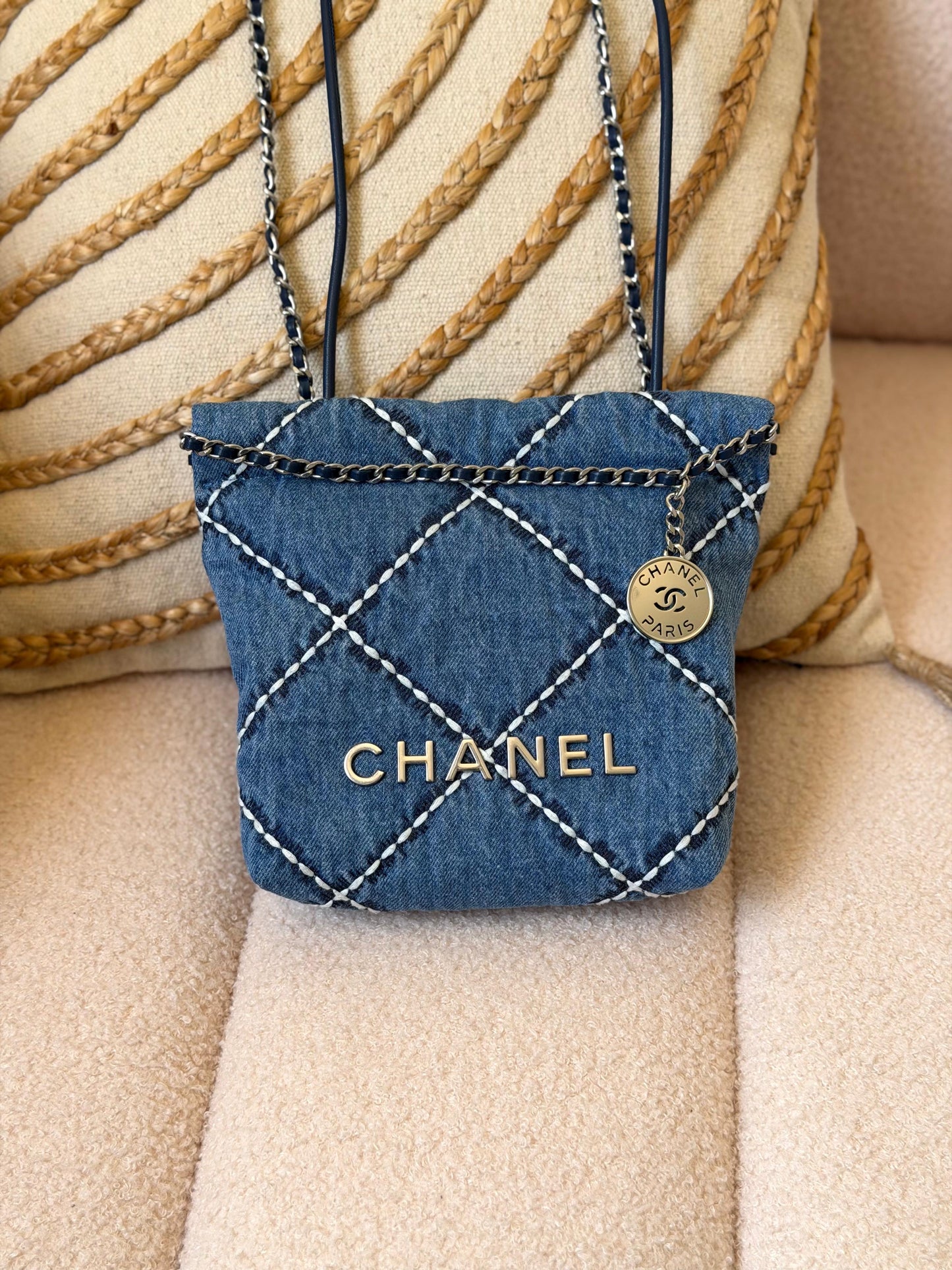 Chanel 22 mini size  18 CM