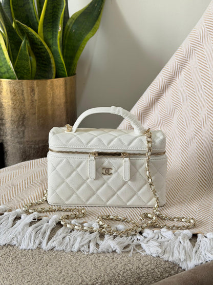 Chanel vanity cases 19 CM