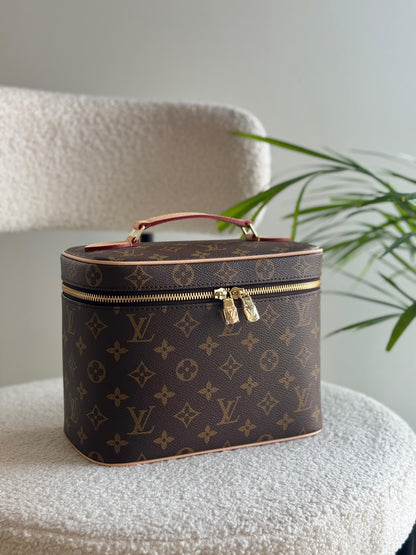LV makeup 💄 bag 3 size