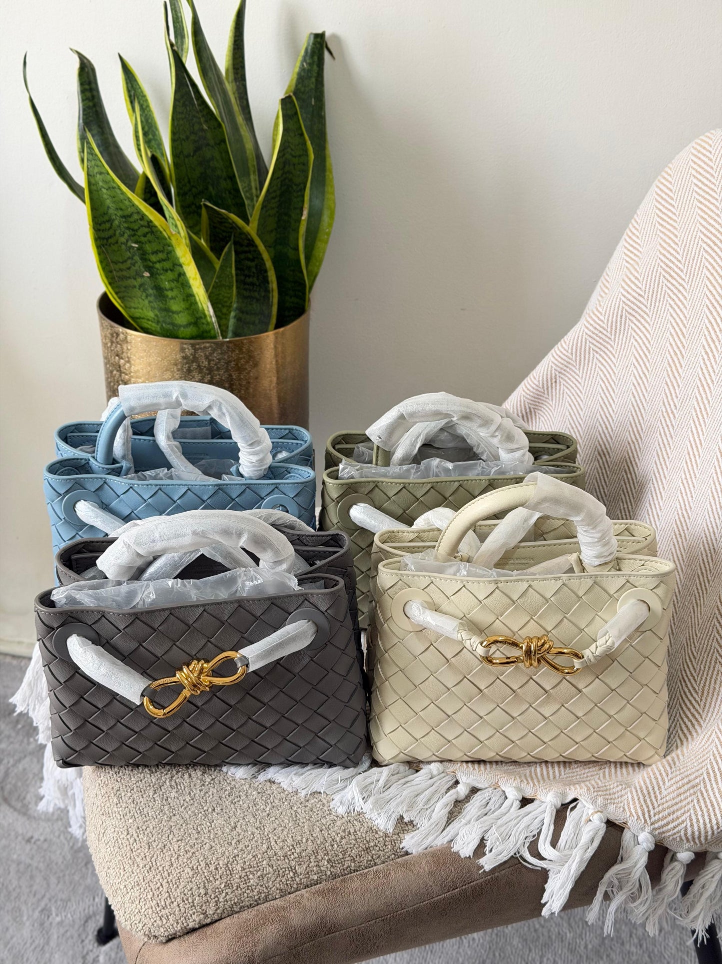 New collection BOTTEGA 20 CM