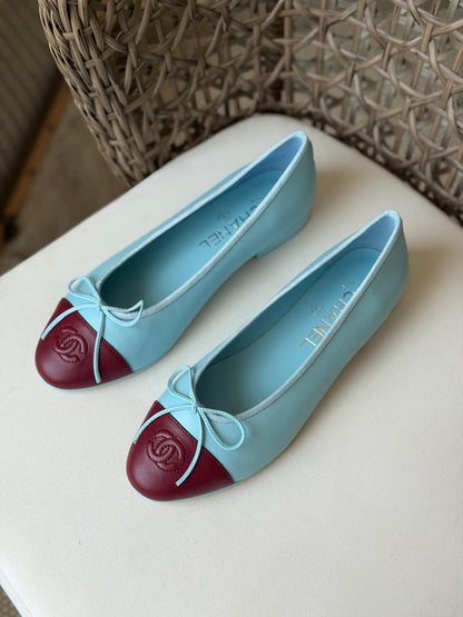 Chanel Classic Two-Tone Leather Ballet Flats – Premium Interlocking CC Ballerinas
